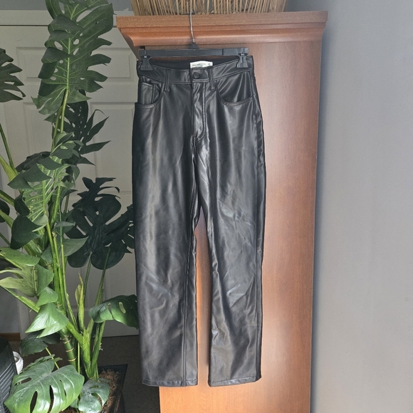 Abercrombie & Fitch Vegan Leather Black Straight Ultra High Rise Pants Size 0 - Picture 2 of 6